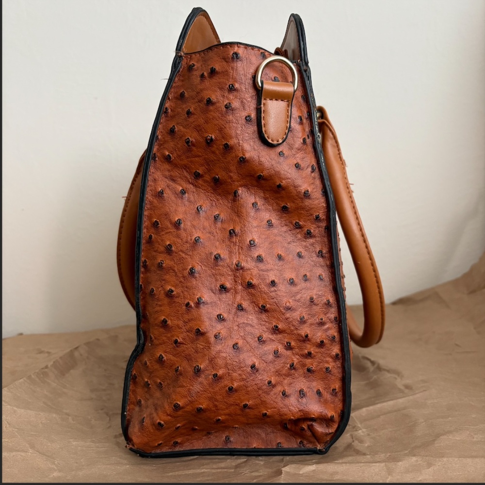 (Worn) Faux ostrich brown leather handbag - Picture 6 of 9